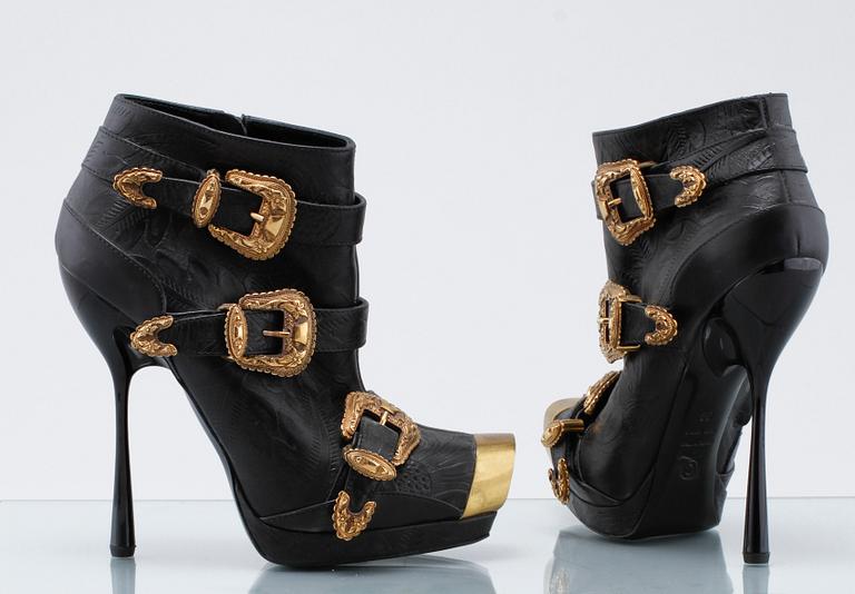 SKOR, ett par, Alexander McQueen.