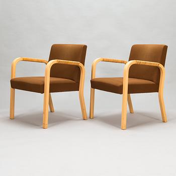 Alvar Aalto, karmstolar, ett par, modell 46, Artek, 1900-talets slut.