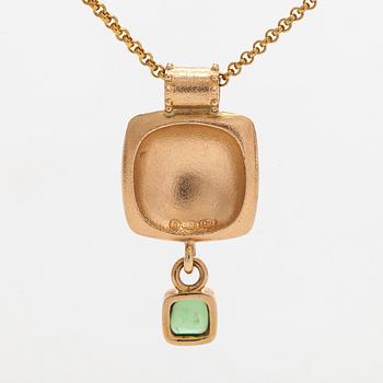 Kalevala Koru, hänge och ked, 14K guld, peridot, 2017.