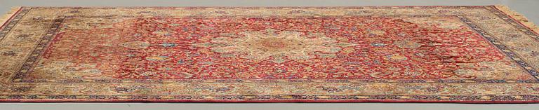 MATTO, a semi-antique Tabriz, ca 339 x 253,5 cm.