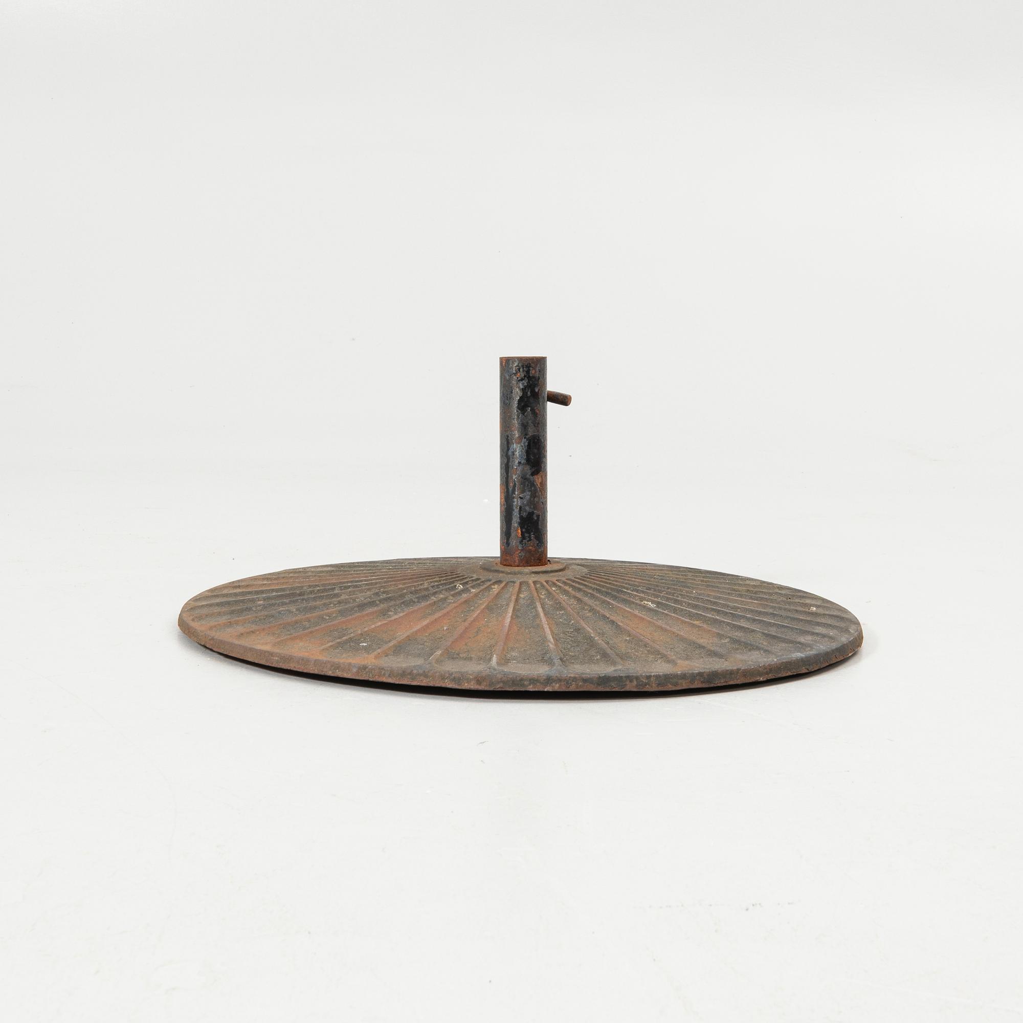 Parasol base, cast iron, early 20th century.