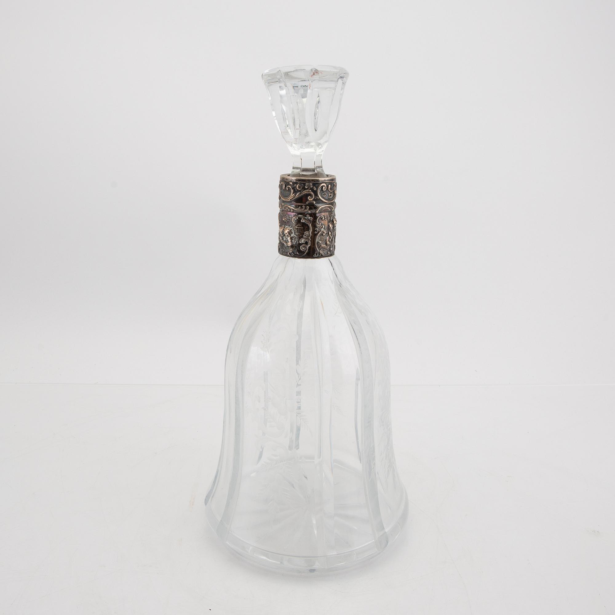 Karaff med silverfattning samt frimurarglas sent 1800-tal.