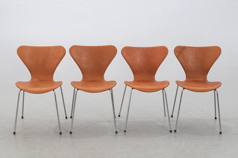 ARNE JACOBSEN, "Sjuan", 4 chairs, Fritz Hansen, Denmark.