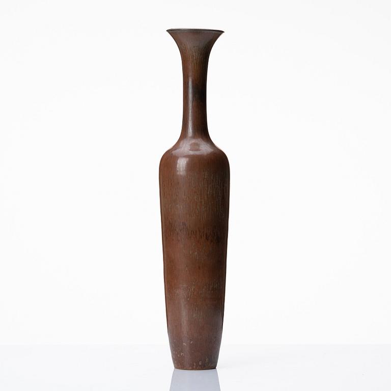 Gunnar Nylund, a brown glazed stoneware vase, Rörstrand, Sweden 1950s.