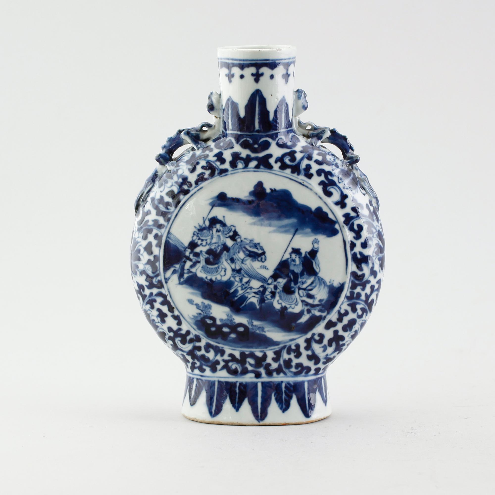 PILGRIMSFLASKA, porslin, Kina, 1800-/1900-tal.