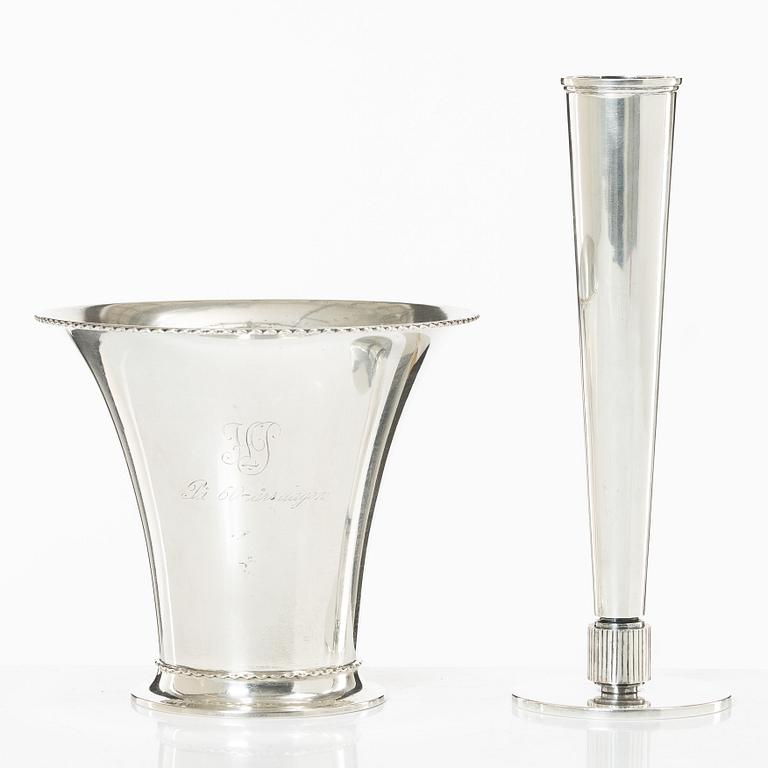 Vaser, 2 st, silver, 1941-52.