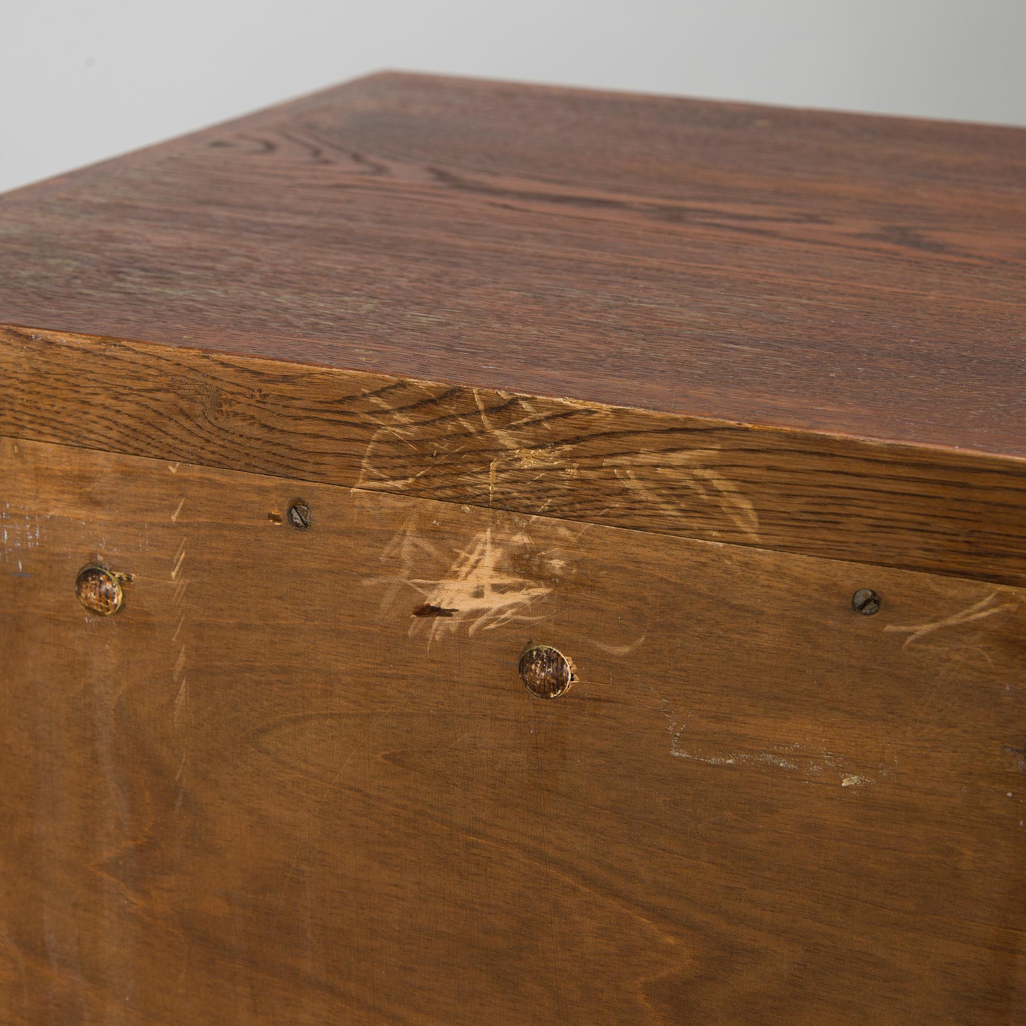 Birger Hahl, a 1930's cabinet by A. Salmi Huonekalutehdas.