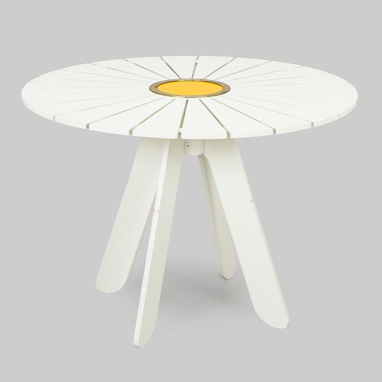 Alvar & Aino Aalto, trädgårdsmöblemang, 5 delar, "Aurinko"-serien, Artek 2000-tal.