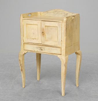 164. POTTSKÅP. Rokoko, 1700-talets andra hälft.