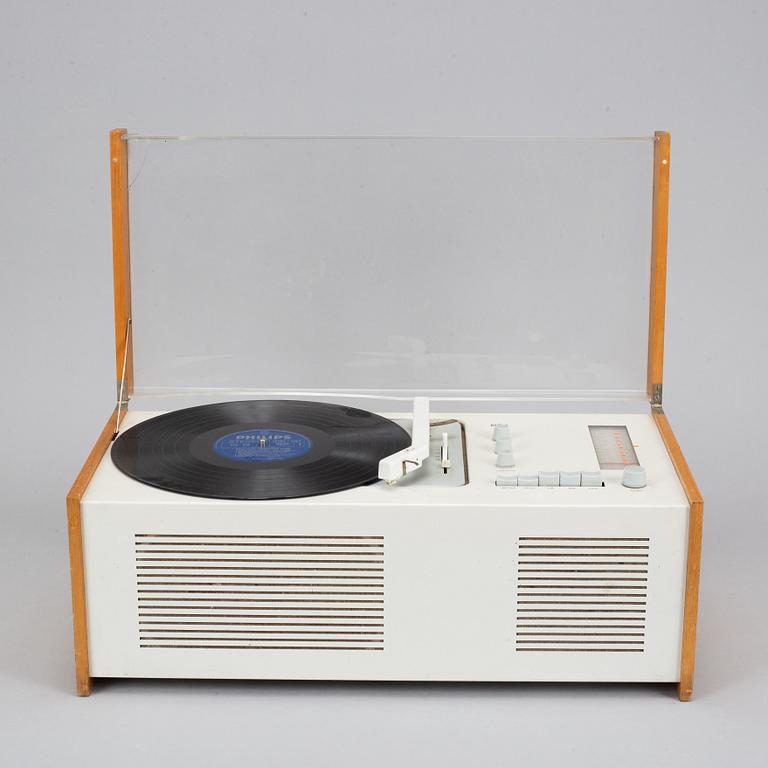 A 1960´S BRAUN SK-61 RADIO RECORD PLAYER by Dieter Rams and Hans Gugelot.