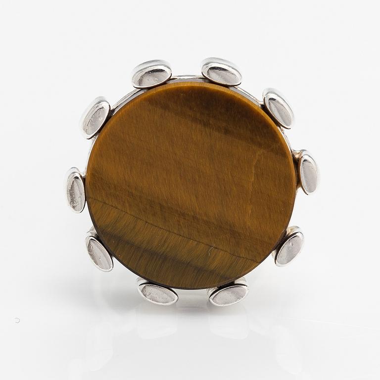 H Palmberg, A sterling silver ring with a tiger's eye. Alton, Falköping 1975.