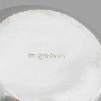 Kanna, silver, Wallens Guld- och Silversmide, Stockholm 1951.