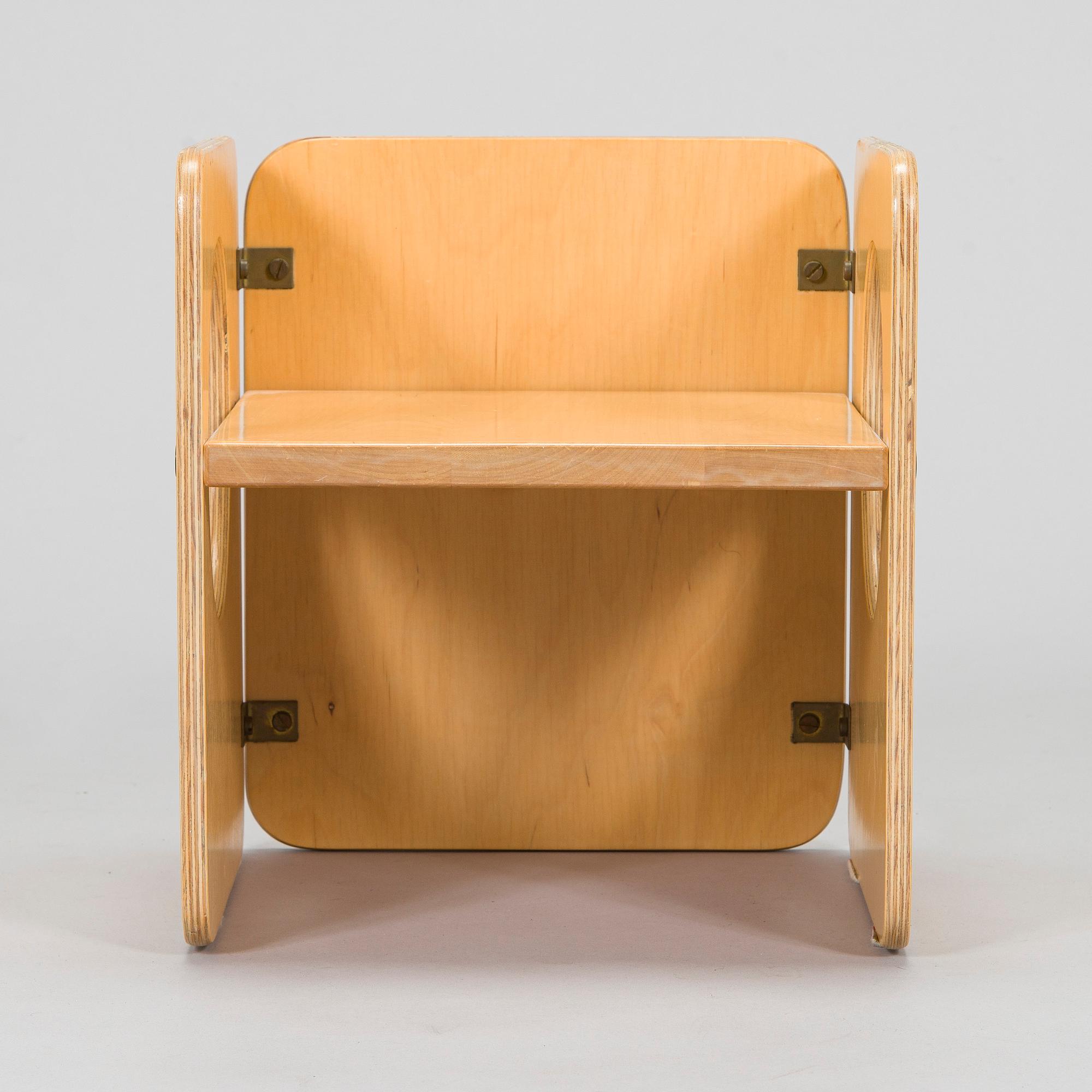 Kristian Gullichsen, children's chair, "Vanikka" for Artek, late 20th century.