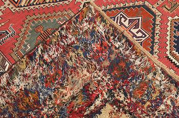 Semi-antique Kelim Sumak carpet, 296 x 203 cm.