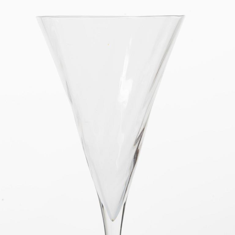 Gunnar Cyrén, A set of 12 champagne flutes, “Helena”, Orrefors.