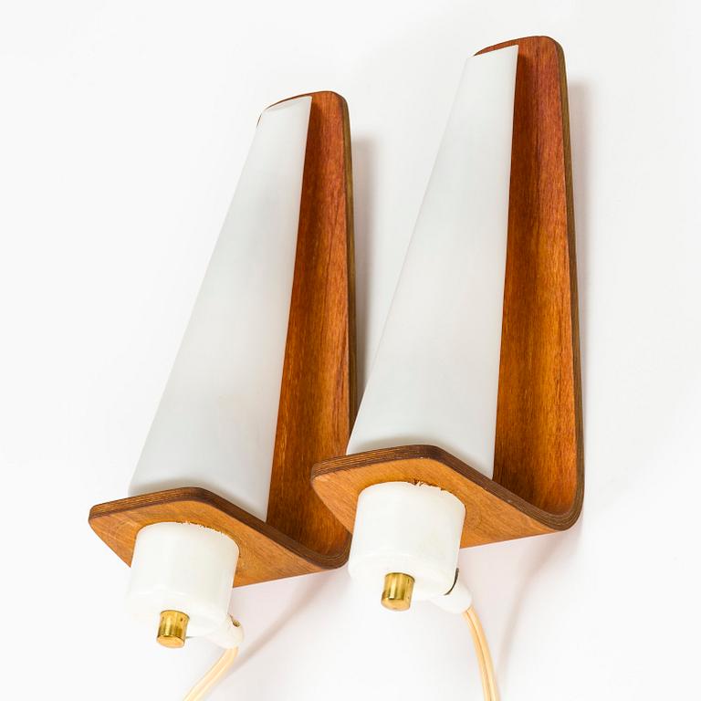 A pair of 1950s Wall lamps.