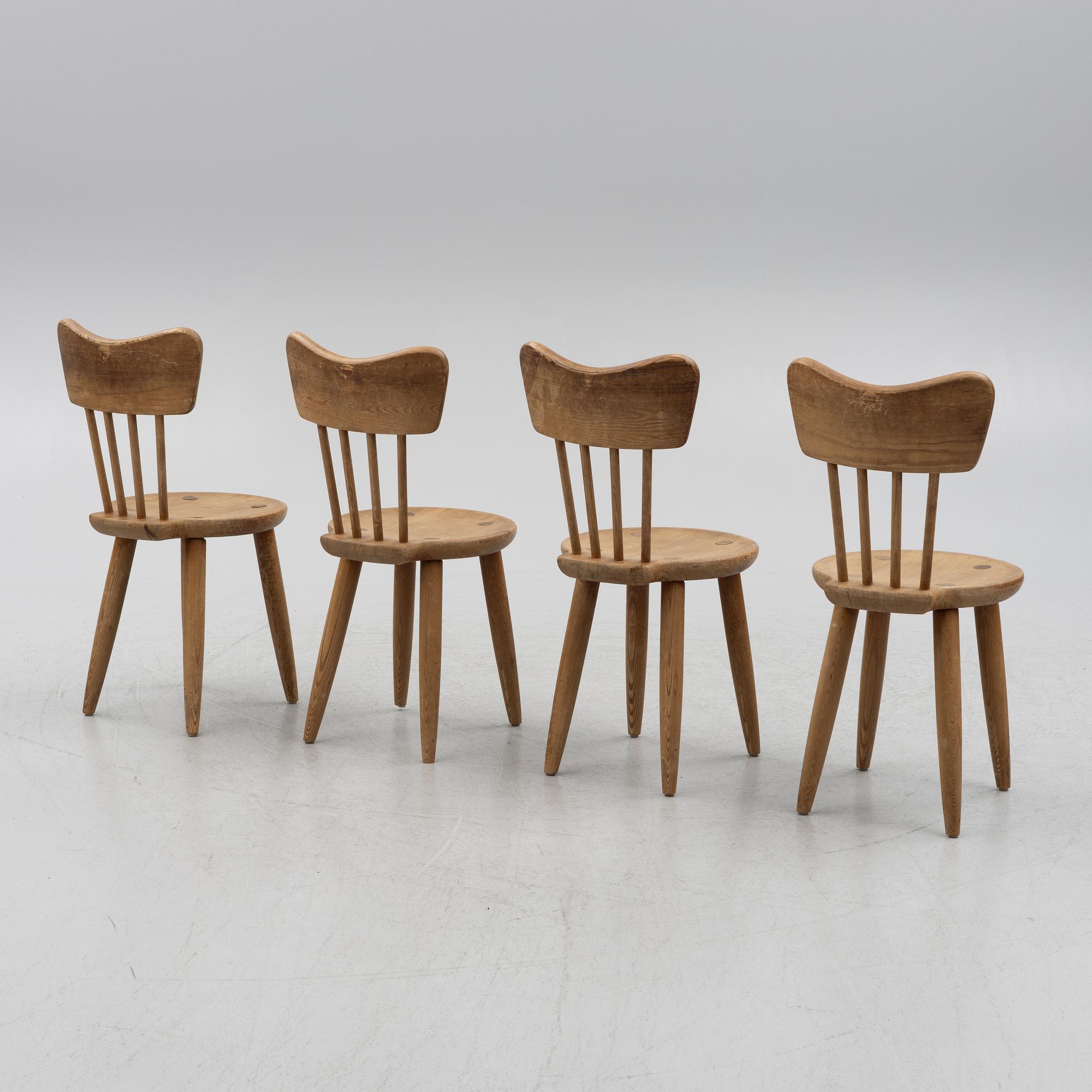 A set of sports cabin model chairs, around the mid-20th century.