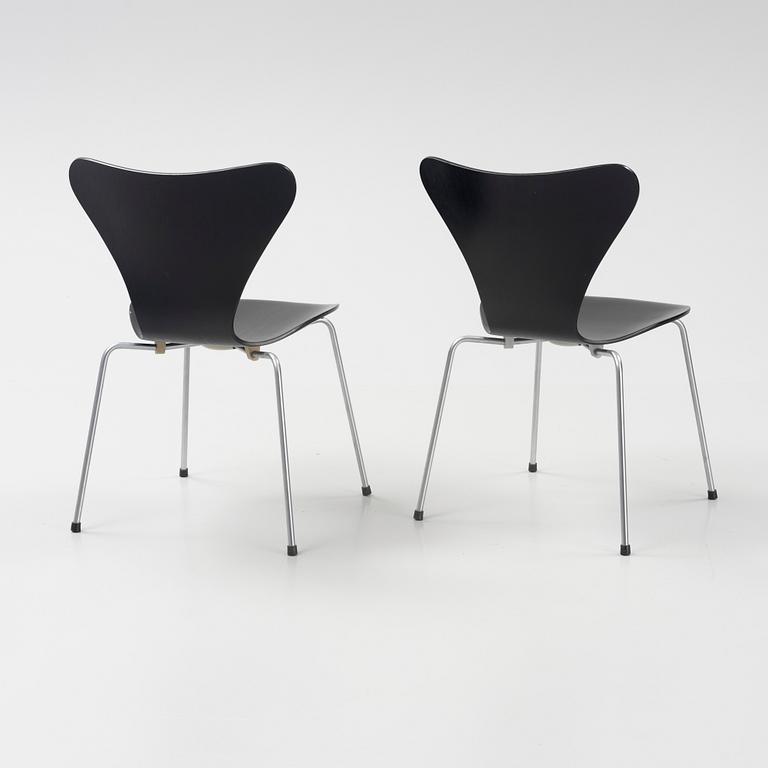 Arne Jacobsen, stolar, 8 st, "Sjuan", Fritz Hansen, Danmark, 1968.