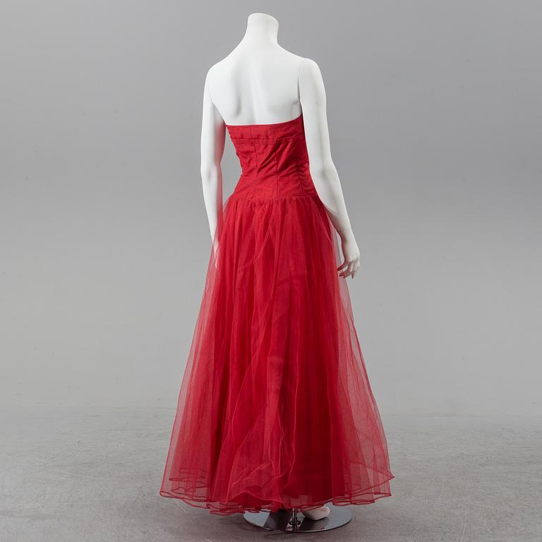 A tuille evening gown, circa 1955.
