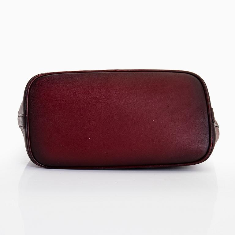 Louis Vuitton, a "NN14 GM" bag.