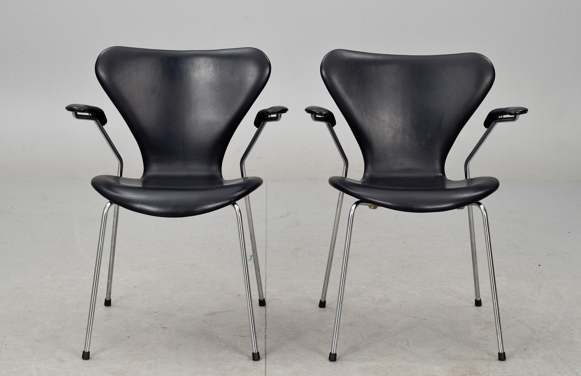 KARMSTOLAR, ett par, "Sjuan", Arne Jacobsen, Fritz Hansen.