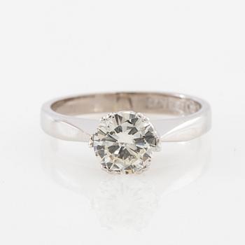 Solitaire ring in 18K white gold with a round brilliant-cut diamond, Bo Cedstam Stockholm 1971.