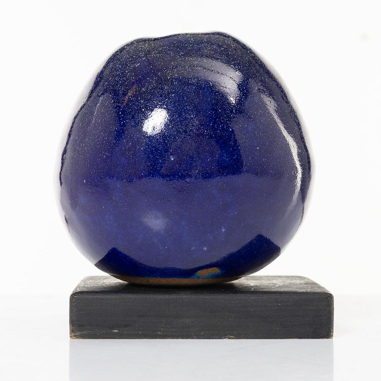 Ulla & Gustav Kraitz, sculpture, Apple.