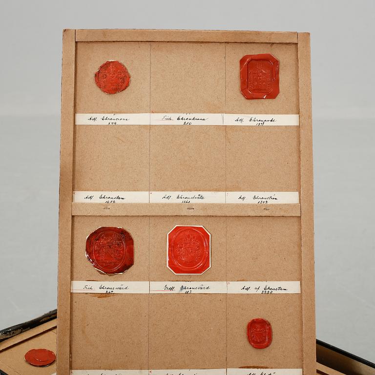 STOR SAMLING ADLIGA SIGILL, lack, Sverige 1800-1900-tal.