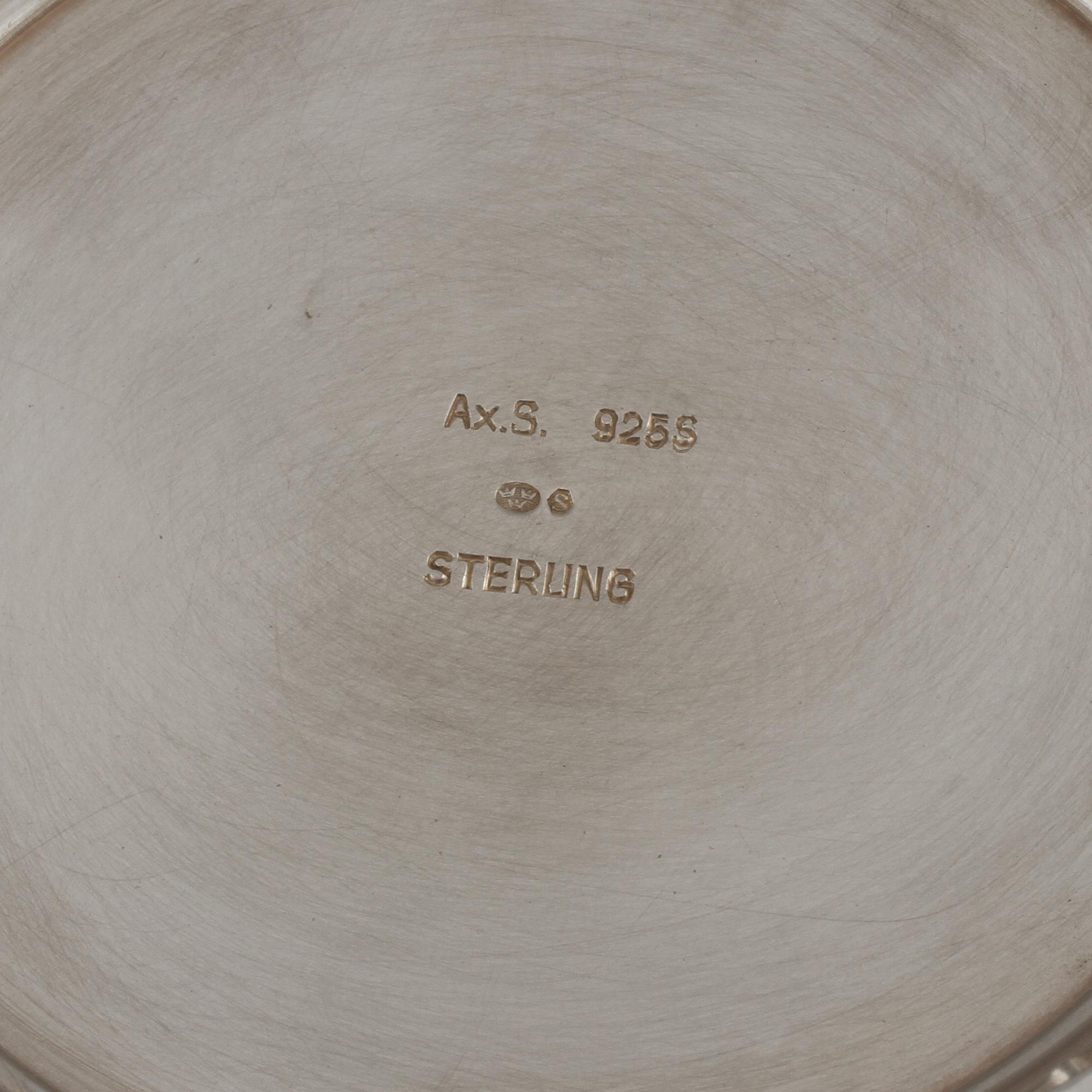 BÄGARE MED LOCK, sterlingsilver, svenska importstämplar, 1900-tal. Vikt 840 g.