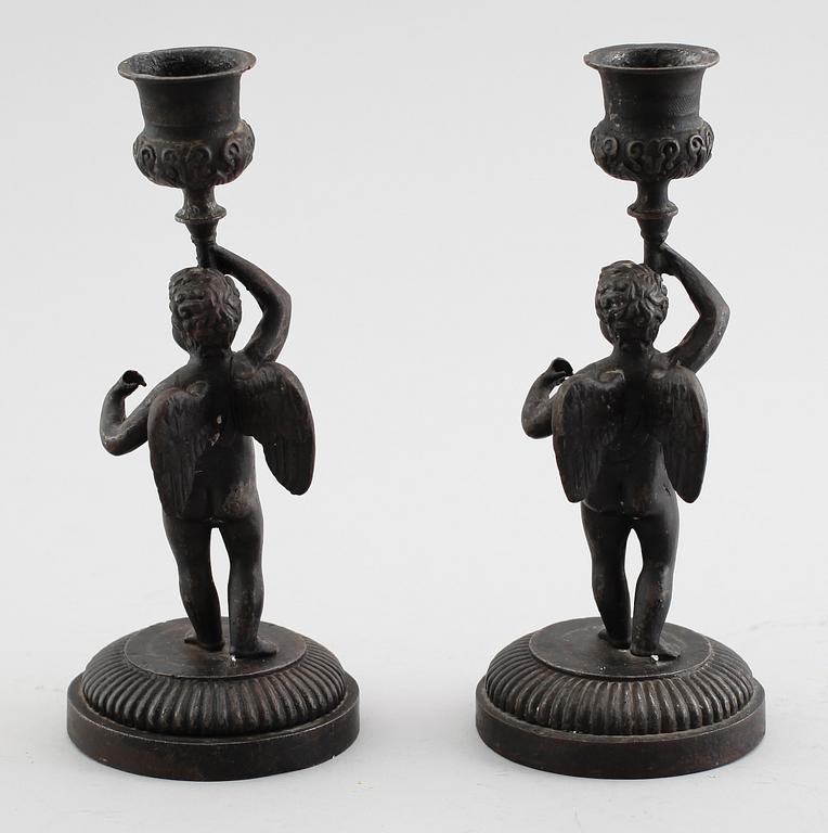 LJUSSTAKAR, 1 par, gjutgods, 1800-talets första hälft.