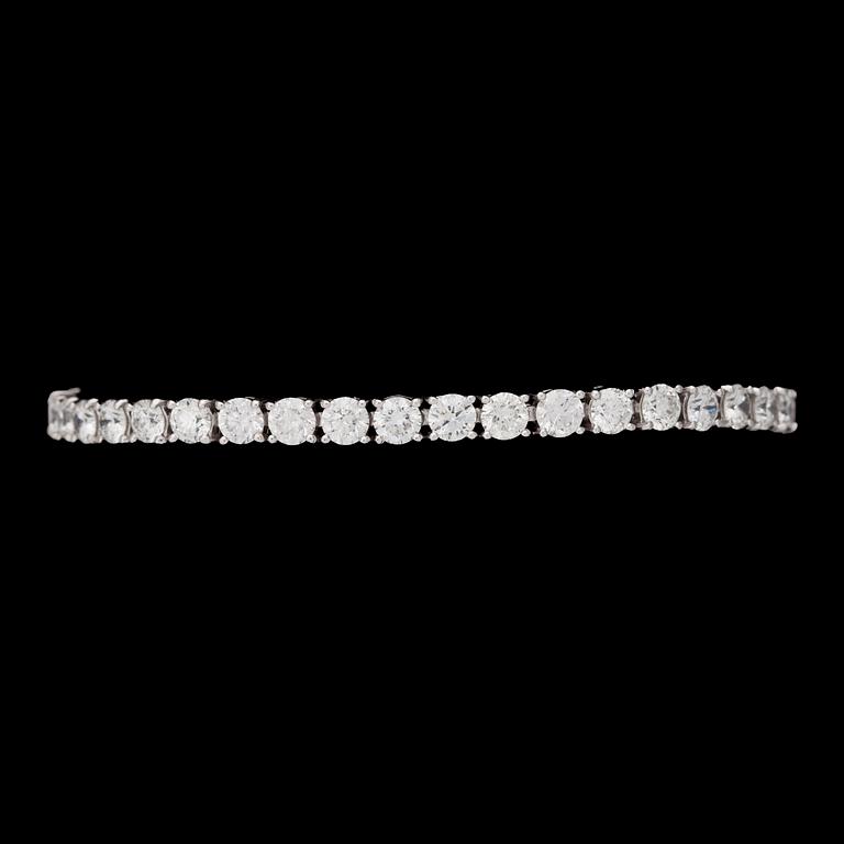 BRACELET, 39 brilliant cut diamonds, tot. 9.86 cts.