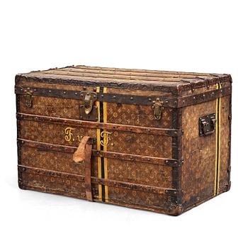 155. Louis Vuitton, TRUNK, Louis Vuitton, early 19th century.