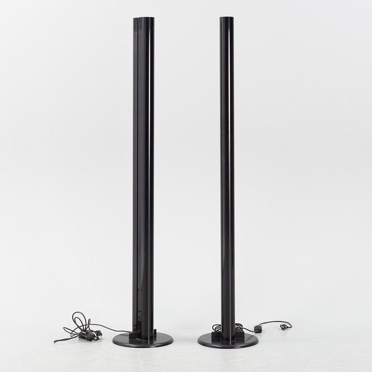 Gianfranco Frattini, golvlampor, ett par, "Megaron", Artemide, modellen formgiven 1979.