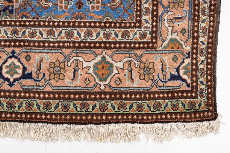 Rug, approximately 320 x 240 cm.