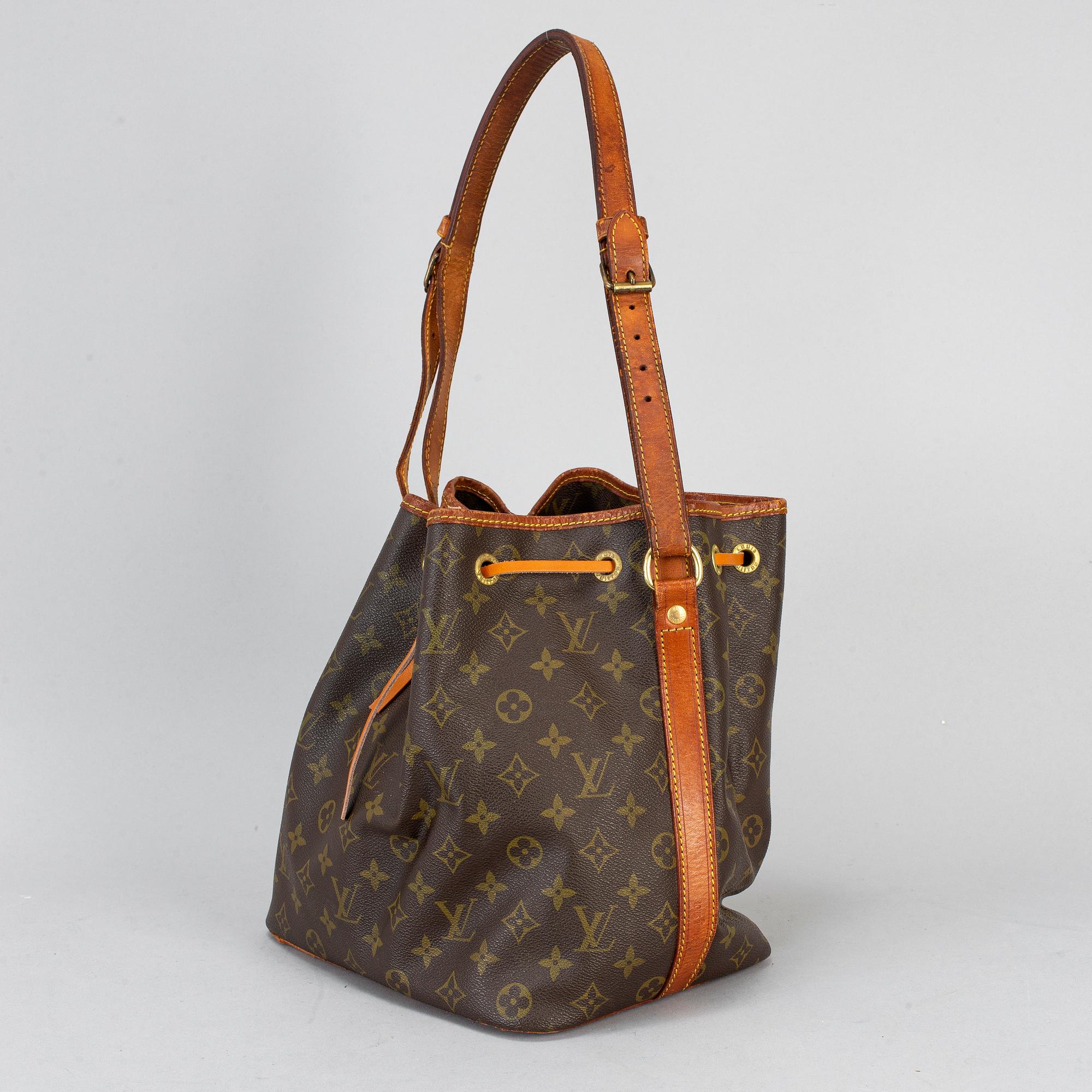 LOUIS VUITTON a vintage Petit Noe bag. Bukowskis
