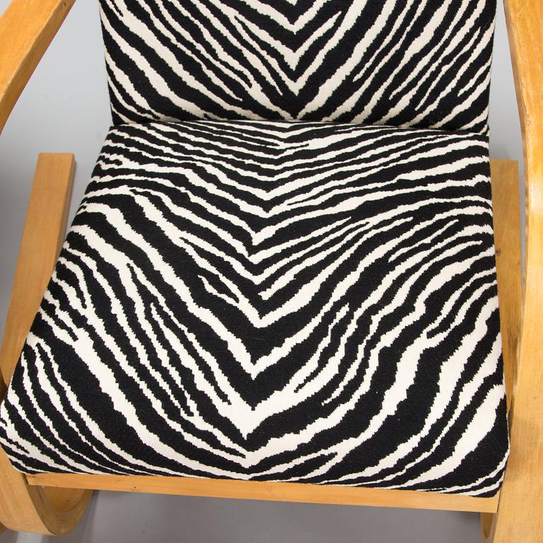 Alvar Aalto, A mid-20th century '34' armchair for  O.Y. Huonekalu- ja Rakennustyötehdas A.B. Finland.