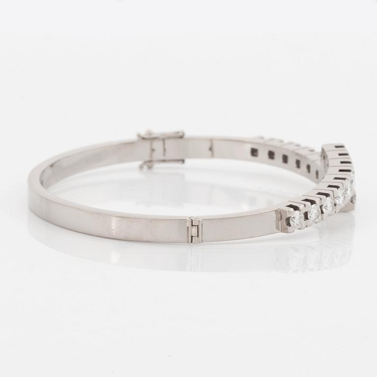 Armband 18K vitguld med runda briljantslipade diamanter.
