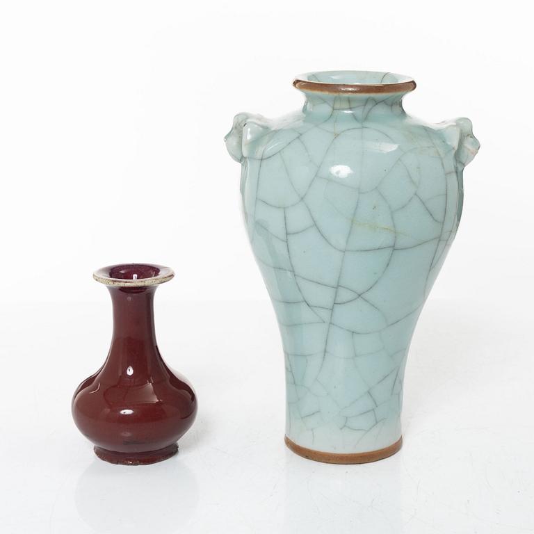 Two Chinese vases, Qing dynasty, 19th century.