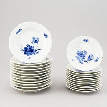 Royal Copenhagen, kaffeservis,  64 delar, porslin, "Blå Blomst", Danmark.