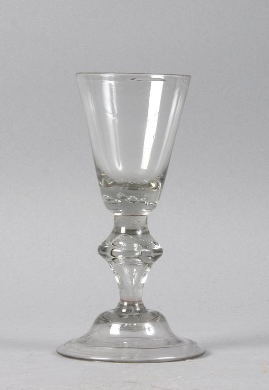 GLAS, s k hessisk typ, 1700-tal.
