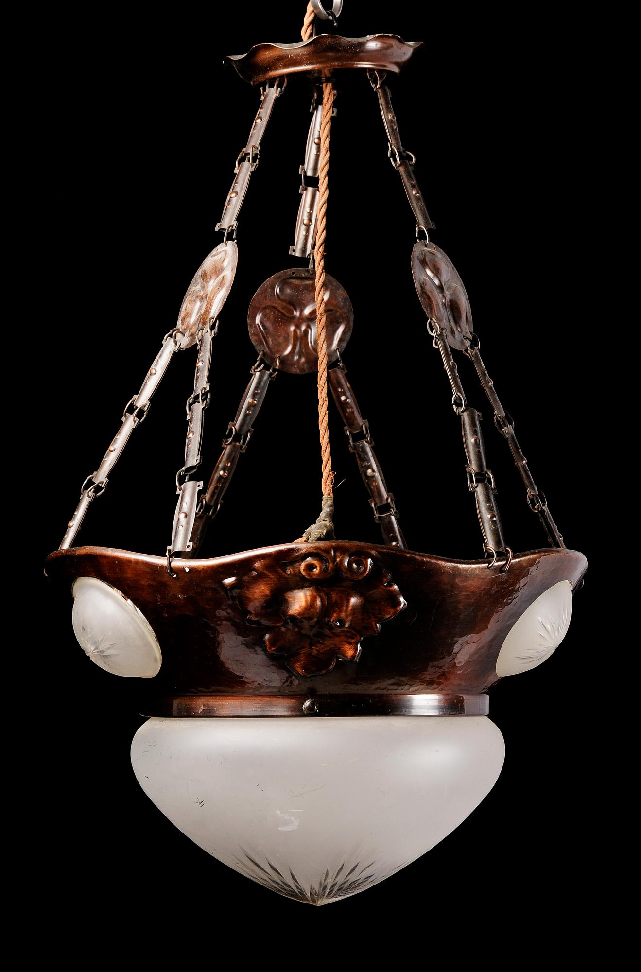 TAKLAMPA, koppar, jugend, sekelskiftet 1900. H 60.