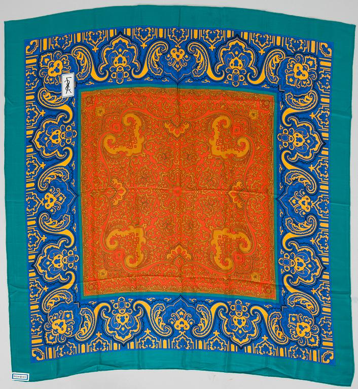SCARF, Yves Saint Laurent.