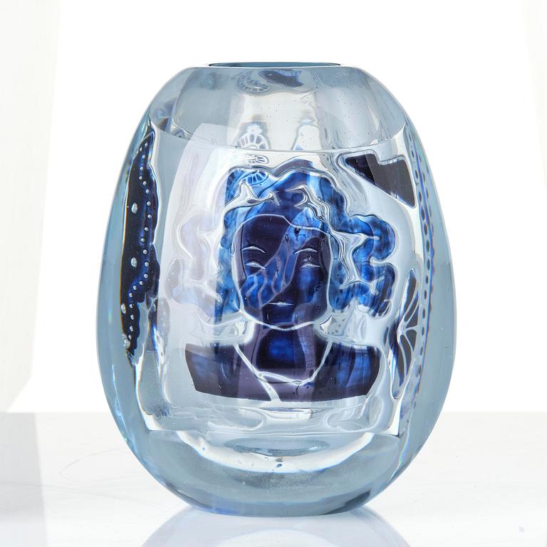 Edvin Öhrström, an ariel glass vase, Orrefors, Sweden, 1939, no. 188.