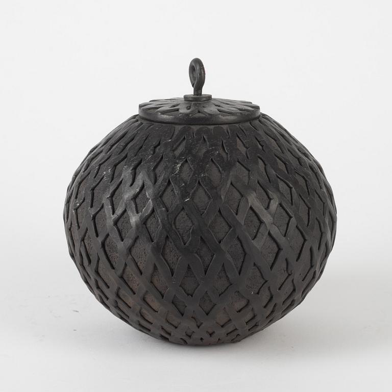 Anja Notini, an urn with cover, own workshop, Saltsjö-Boo.