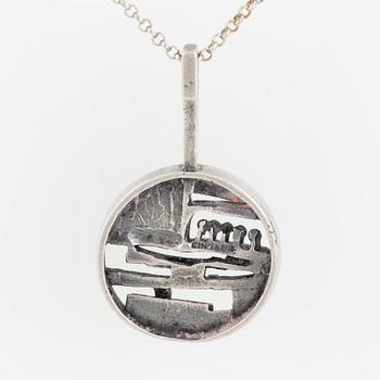 A JORMA LAINE PENDANT with chain, silver. Kultateollisuus, Turku Finland 1973.