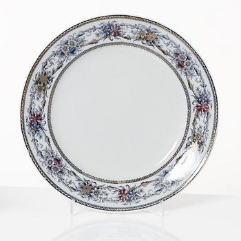 Dinner service, 100 pieces, creamware, "Iris", Rörstrand, second half of the 20th Century.