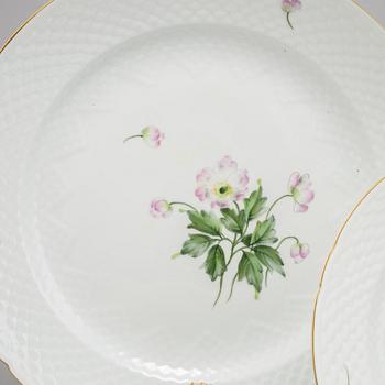 A 57 piece dining service, 'Äppelblom', Bing & Grøndahl.
