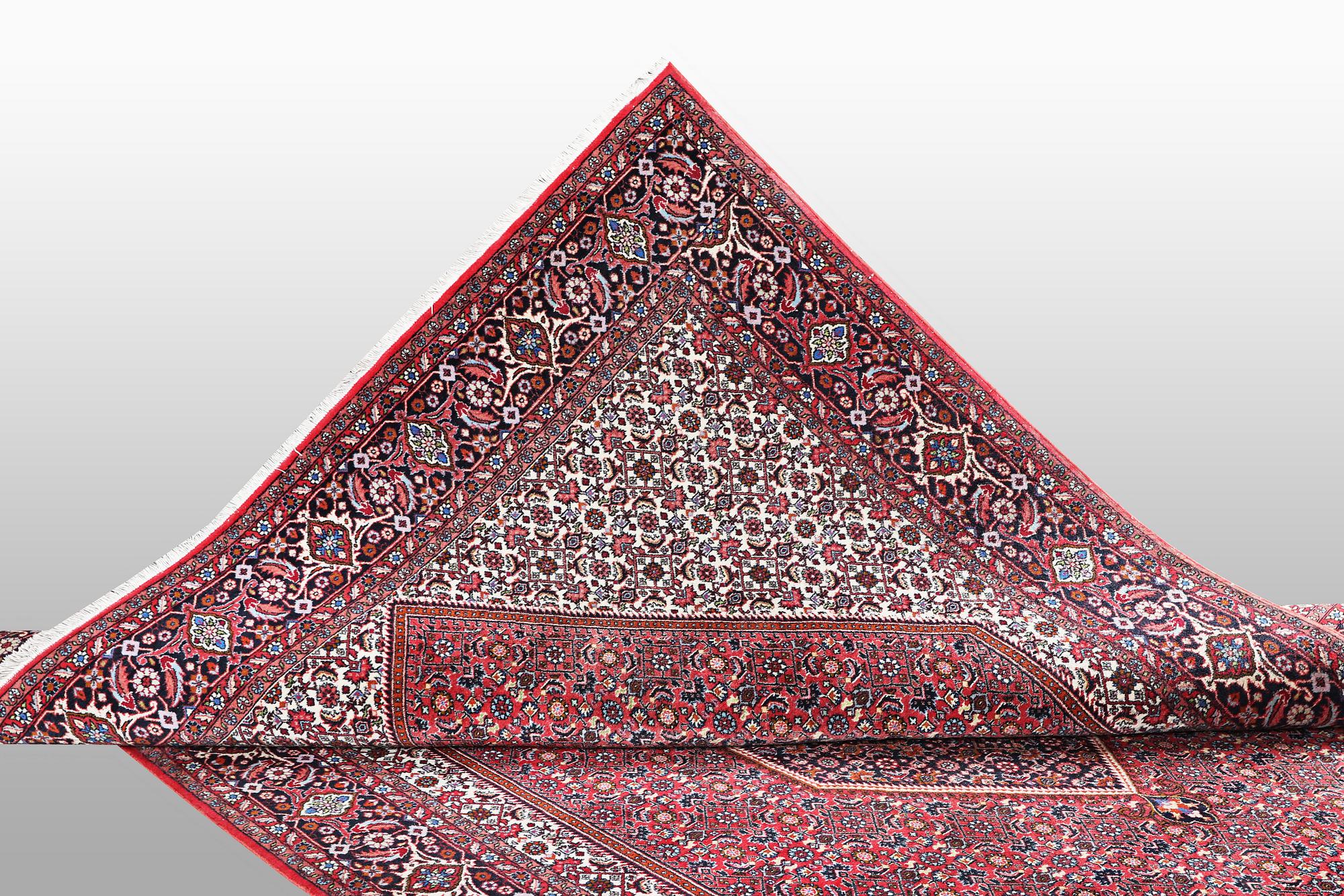 Matta, Bidjar tekab, ca 318 x 219 cm.