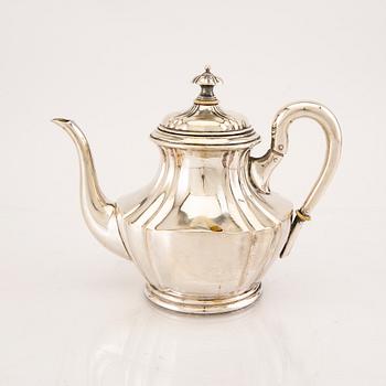A sivler teapot first half of the 20th century, weight 506 grams.