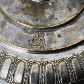 JULGRANSFOT MED SPELDOSA, metall, 1900-talets första hälft.